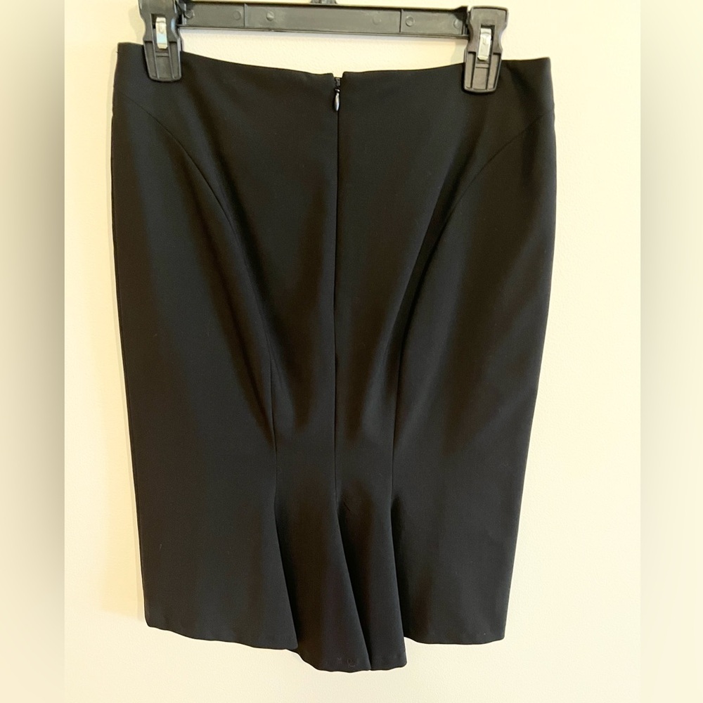 BCBG Max Azria Black Wool Skirt – Sleek Tailored Fishtail Back, Size 2 - Picture 5 of 9